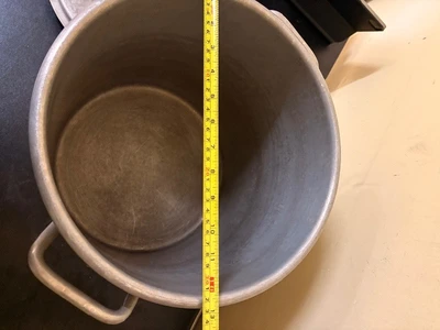 cooking pot