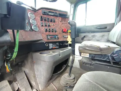 Used 2000 INTERNATIONAL 9900 EAGLE Conventional trucks Ohio US | Proxy Equipment #1385245