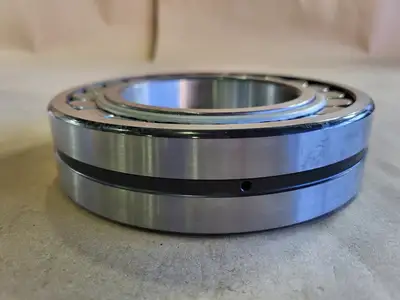 NEW SKF 22217E