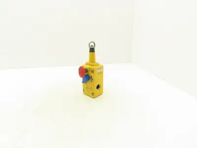 Allen Bradley 440E-L13043 E Lifeline 4 Guardmaster Cable Pull Safety Stop Switch