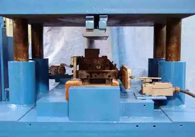 DAHLSTROM 4-Post Mechanical Cut-Off Press