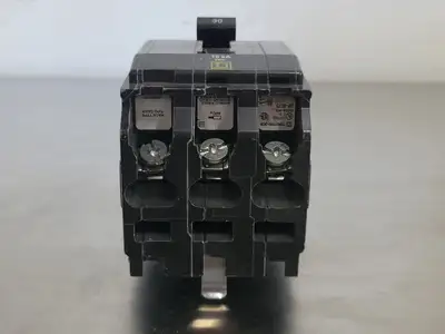 USED SQUARE D QOB330