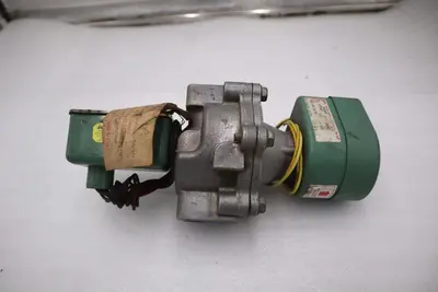 Asco 8043A47 Electric Solenoid  Valve Pipe Size 1" NPT Coil 120 VAC - STK 5724CC