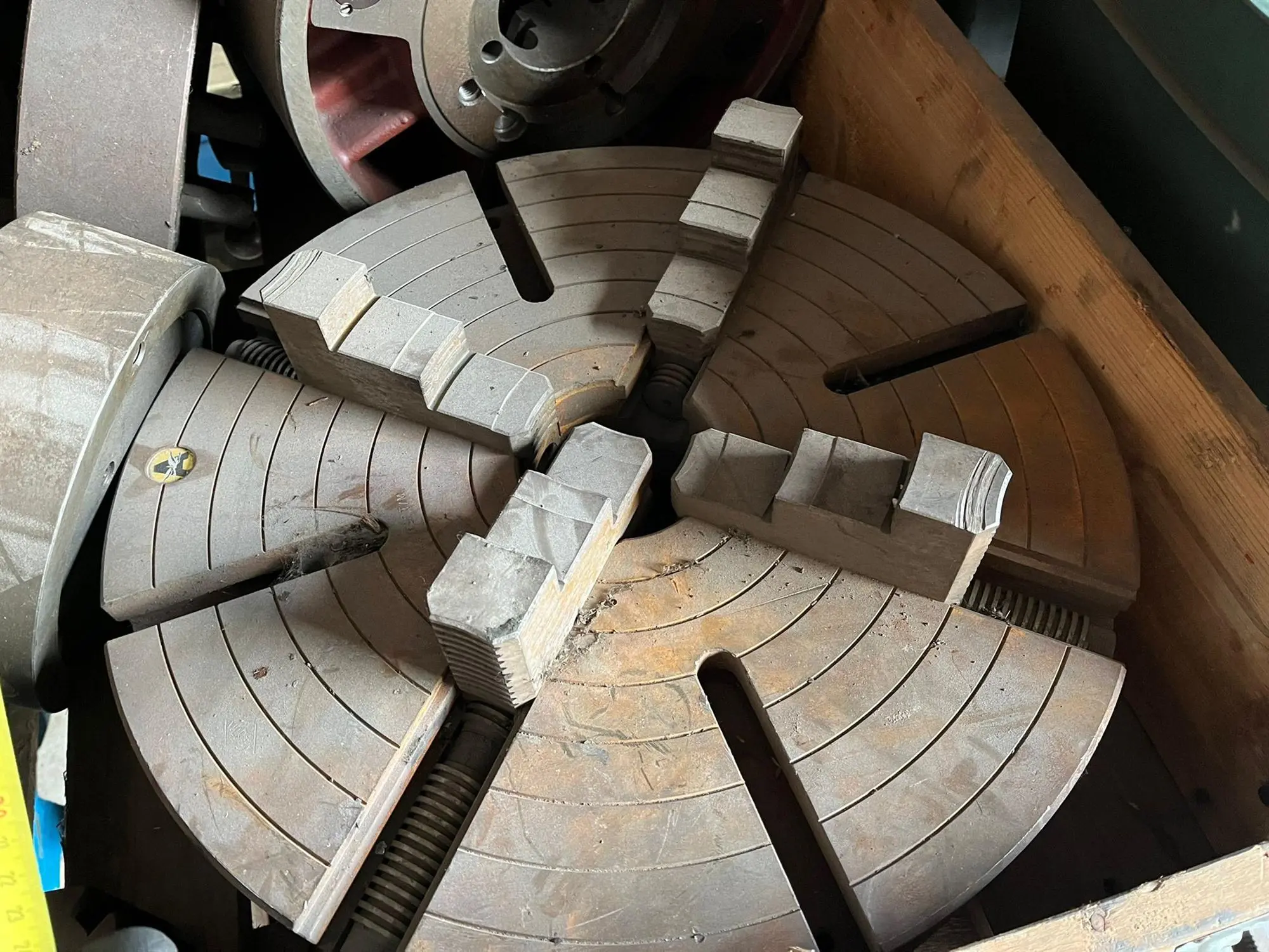 USED CHUCKS 500 MM / BORE 100 MM