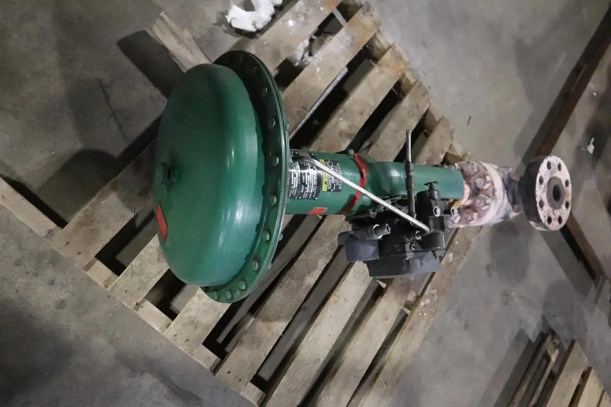 Fisher Control Valve Size 60 With 667 Pneumatic Actuator