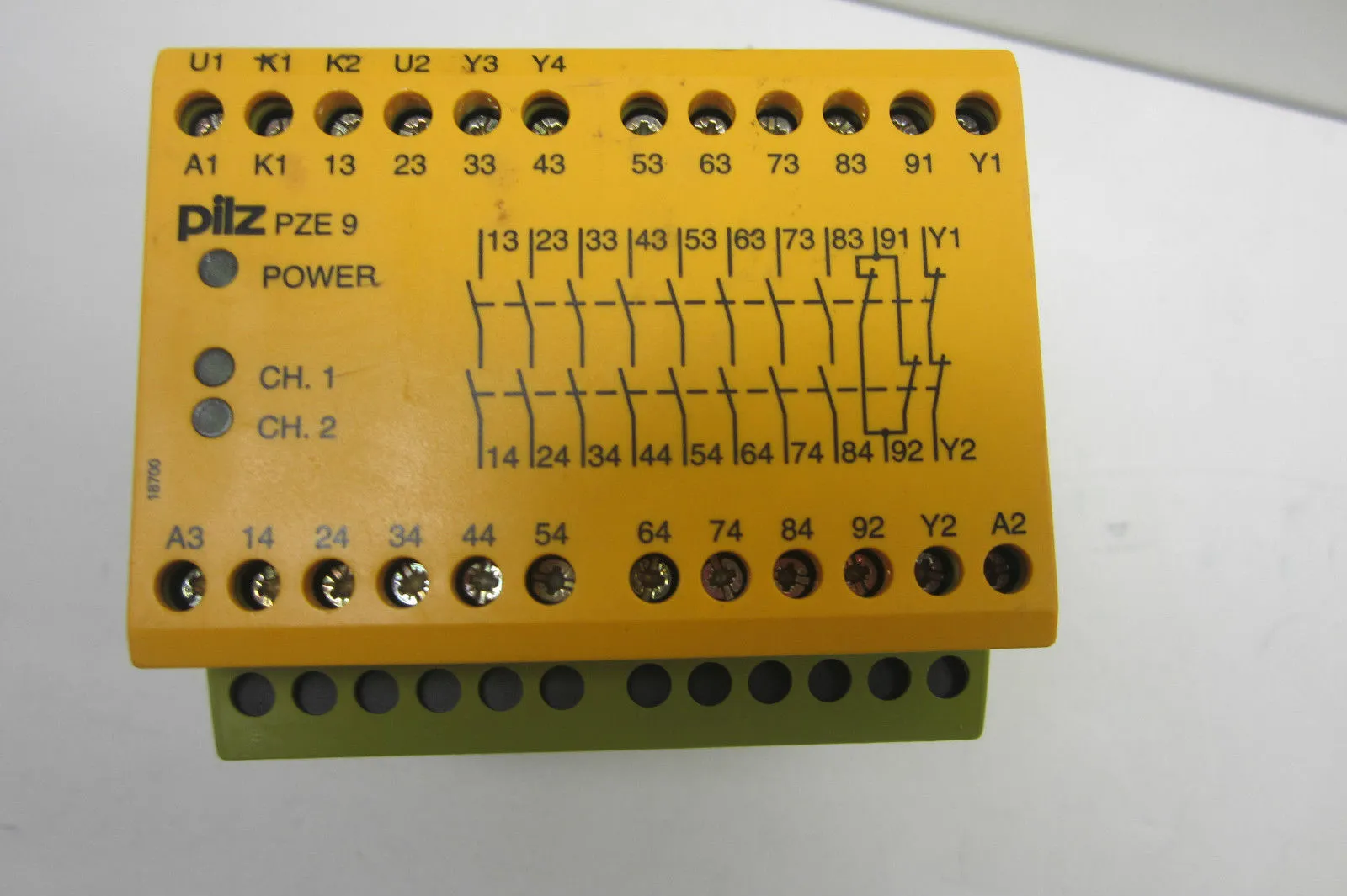 USED PILZ PZE-9-24VDC-8S10 SAFETY RELAY PZE924VDC8S10