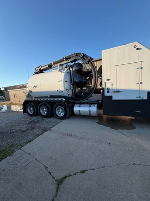 2023 TORNADO F4 Hydro Excavator | VacSource (5)