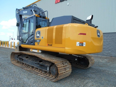 USED 2004 Deere 250P-TIER