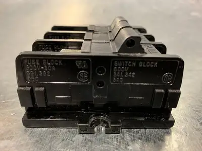 30 Amp FUSE HOLDER SWITCH BLOCK