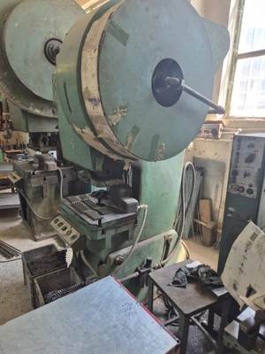 VAPTZAROV Eccentric Press, in good working condition