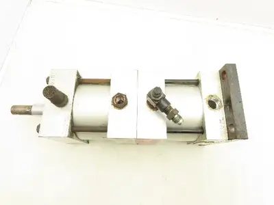 Used YATES _UNKNOWN_ Pneumatic Cylinders | Arrow Industrial #633768