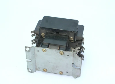 Used General Electric CR353EE3BHOEF Circuit Breakers California US | Davliegogo LLC #1705481