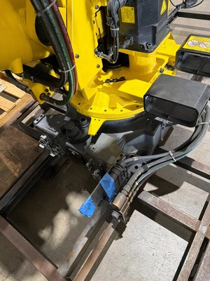 FANUC R‑2000iB/210F Complete with R‑30iB Controller and Leoni Dress Pack USED