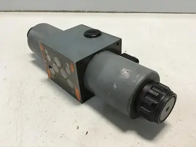 USED MANNESMANN REXROTH 4WE10E6731/CG24N9Z4T08