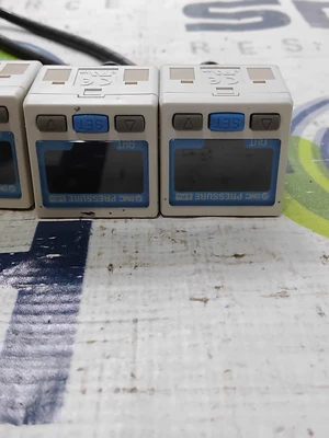 USED SMC ZSE30-01-65-M
