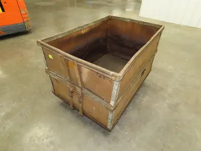 Used INSULFAB PLASTICS _UNKNOWN_ Bins Indiana US | Arrow Industrial #1368090