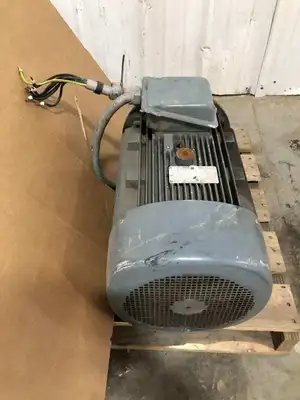 VEM K11R180L4 26kW 3 Phase Electric Induction Motor 1760RPM 400/690V 50/60Hz