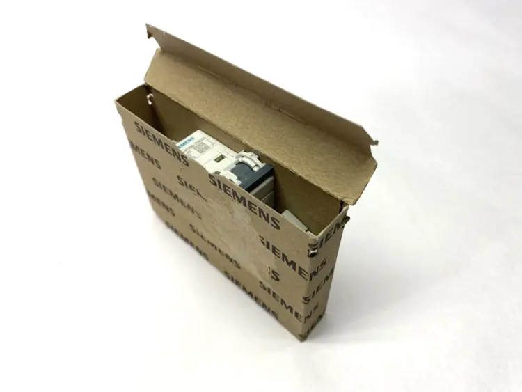 Used SIEMENS MINIATURE CIRCUIT BREAKER 1-POLE 240V 6A Circuit Breakers | Maverick Industrial Sales #1100386