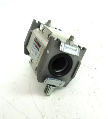 USED SMC AKM4000