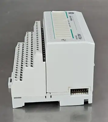 USED Allen-Bradley 24-VDC Sink Output