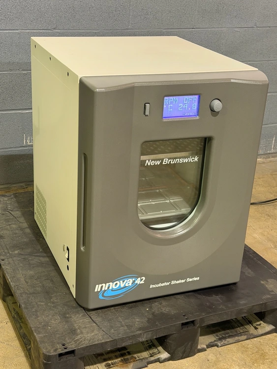 Used _UNKNOWN_ _UNKNOWN_ Incubator Shakers Ohio US | Federal Equipment Company #1365409