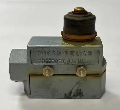 New | in-Stock MICRO SWITCH BZE6-2RN Miscellaneous Equipment (Electrical & Power) Ohio US | Surplus Asset Holdings #1568081