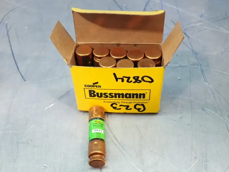 Used COOPER BUSSMANN FRNR8 Fuses Ohio US | HGR 24 #1020177
