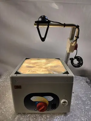 3M 1608 OVERHEAD PROJECTOR