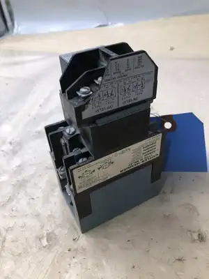 Cutler-Hammer Type M Control Relay 10A 600VAC