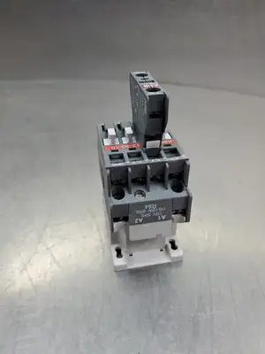 ABB A123010 28A 1000V Contactor w/CA510 Auxiliary Contact. 4A43