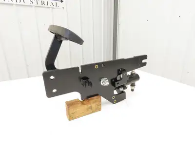 Hyster E80XN Forklift Brake Pedal & Master Cylinder & Bracket Assembly