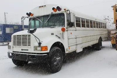 1996 INTERNATIONAL 3800 T444E BUS | Levy Recovery Group (12)