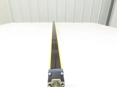 Schmersal SLC440COM-ER-0890-14 Safety Light Curtain Receiver