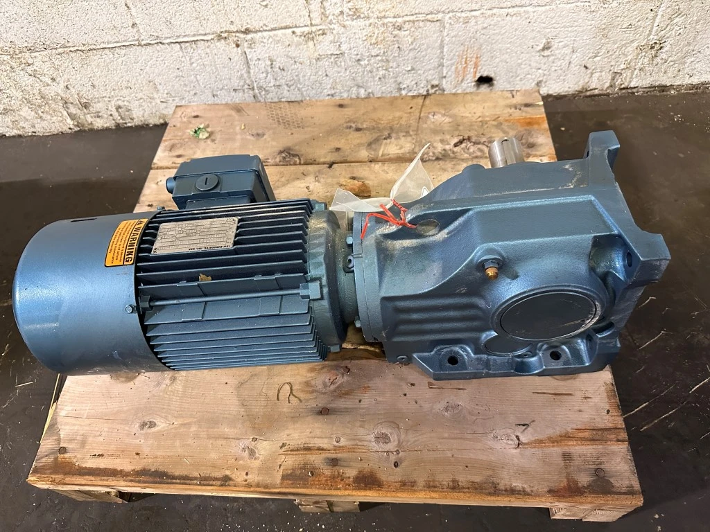 SEW-EURODRIVE GEAR DRIVE