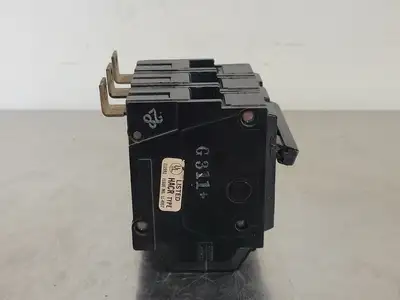 15 Amp, 3 Pole, 240 volts Circuit Breaker