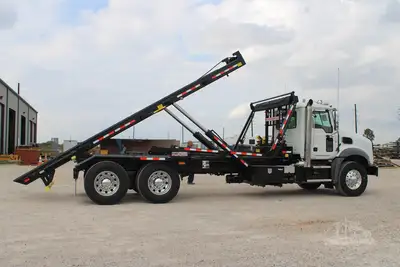 New | in-Stock 2026 MACK GRANITE 64BR Rolloff Trucks Texas US | Roll Off Truck World #1491907