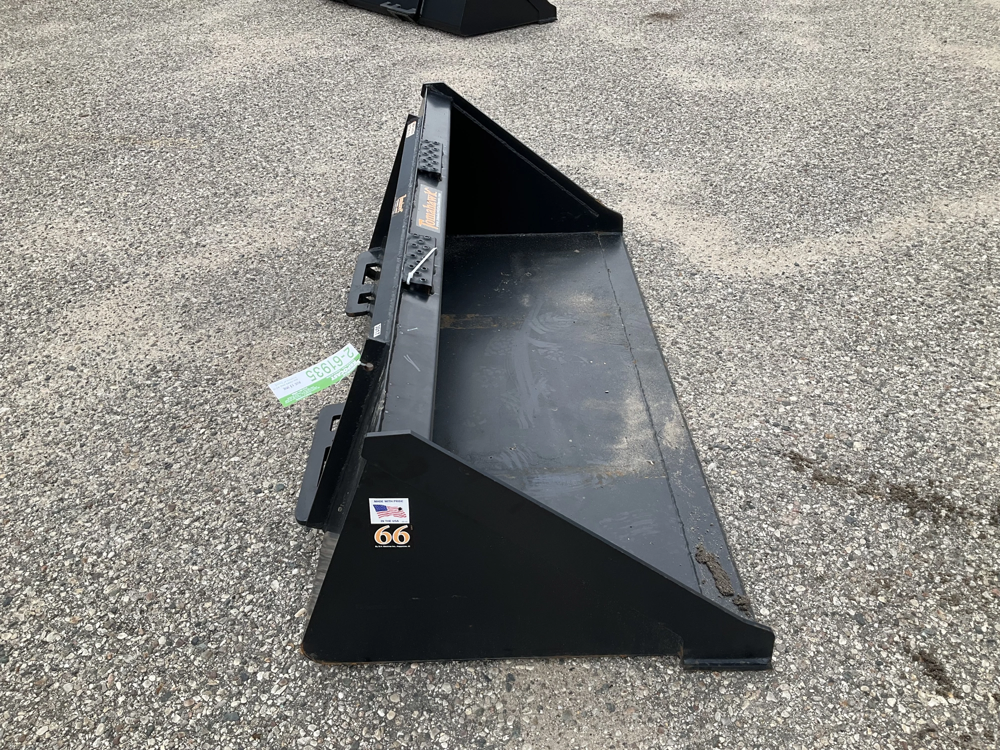 Used TOMAHAWK 66" SMOOTH BUCKET Skid Steer Buckets Michigan US | Miedema Asset Management Group #1341016