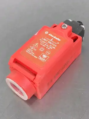 Allen-Bradley 440P-CRPS11B/A Limit Switch Loc4E39