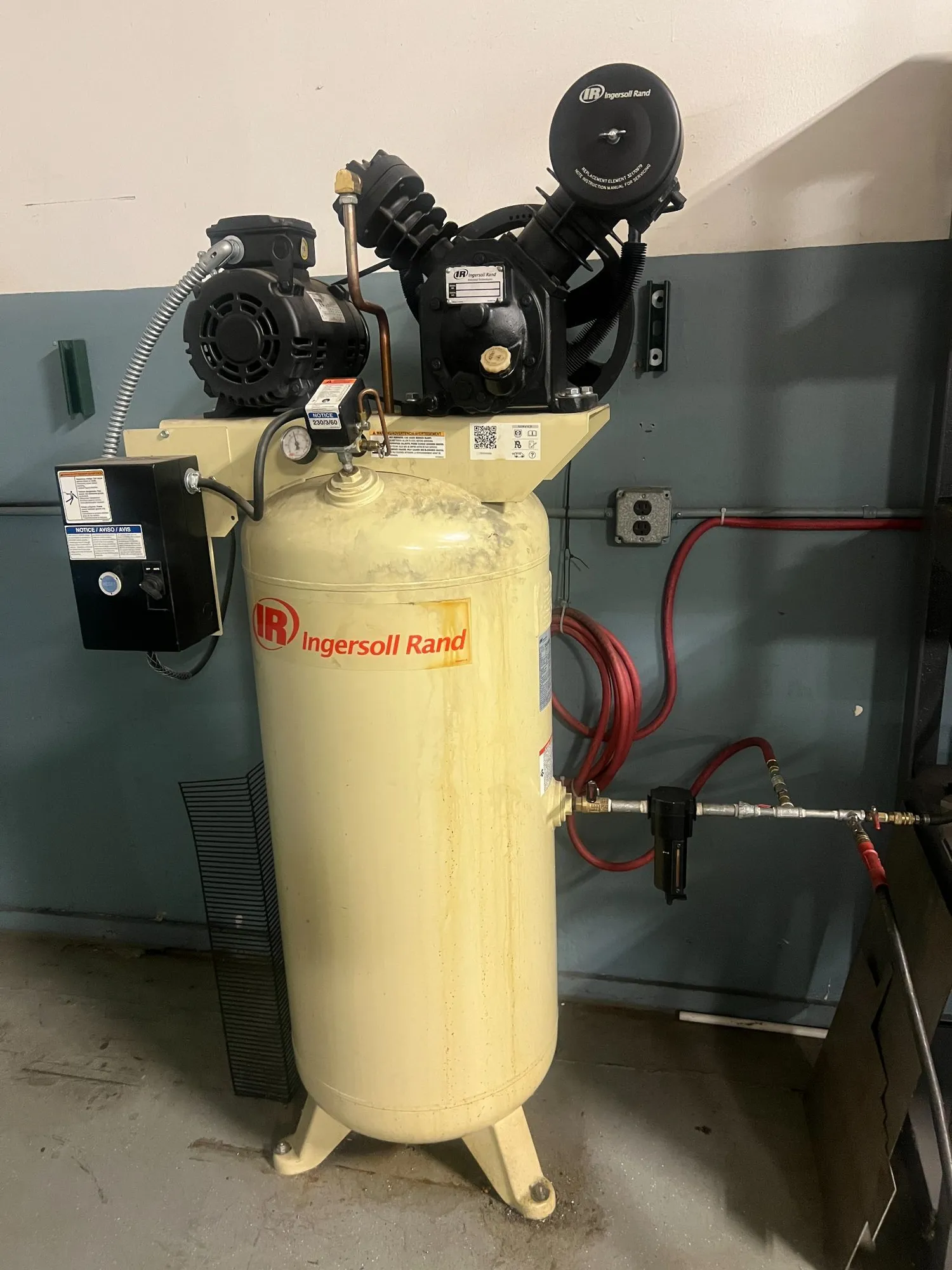 Used INGERSOLL RAND 3 HP Tank Mounted Air Compressors Michigan US | Universal Press & Machinery (UPM) #1367061