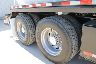 Used 2019 PETERBILT 567 Tractors & Trailers Texas US | Roll Off Truck World #1486370