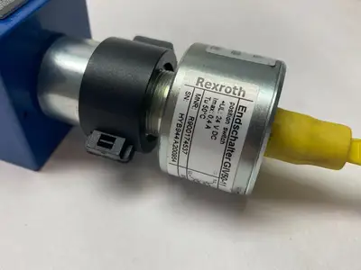 USED BOSCH REXROTH DIRECTIONAL SPOOL VALVE