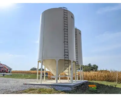 Used MERIDIAN 1620 STANDARD - 4119 BUSHELS Hopper Bottom Silos Iowa US | Keast Enterprises #1360525