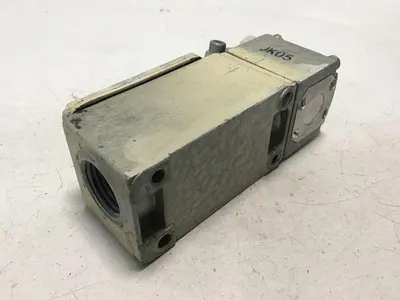 USED TELEMECANIQUE C2JK05