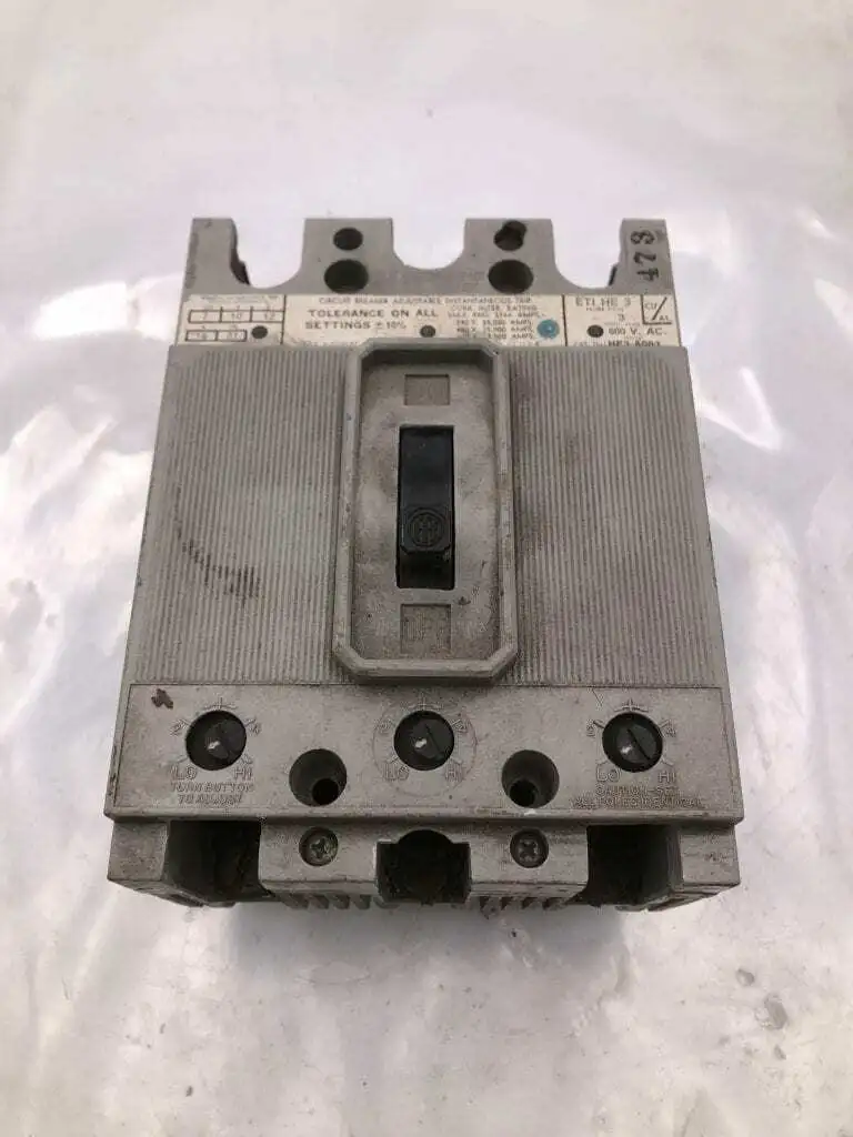 I-T-E HE3-A003 3A Molded Case Circuit Breaker 600VAC 3 Pole