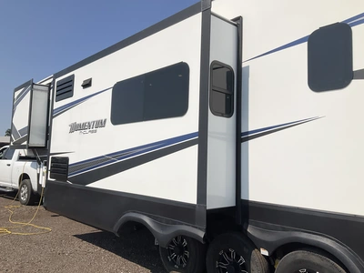 Used 2018 MOMENTUM 395M Campers, Caravans, Motorhomes Michigan US | Miedema Asset Management Group #1334425