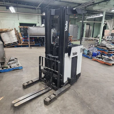 YALE Lift Truck Model NR040AENS24TE091 3650LB # 6117