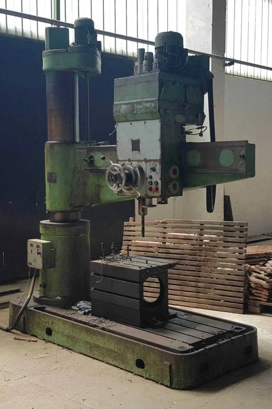 ODESSA Radial Drill, very good working condition, visible under power