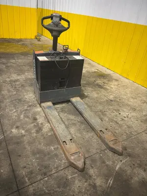 4,500 LBS TOYOTA 8HBW23 ELECTRIC PALLET JACK: YOBRO #24339