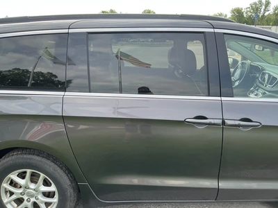 USED 2020 CHRYSLER VOYAGER