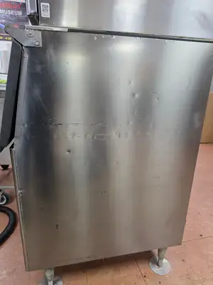 Used Hoshizaki Used Hoshizaki B-300PF 22" Ice Machine Storage Bin 300 lb - FG8 Restaurant Storage Containers Illinois US | Falcon Restaurant Supply #1373781